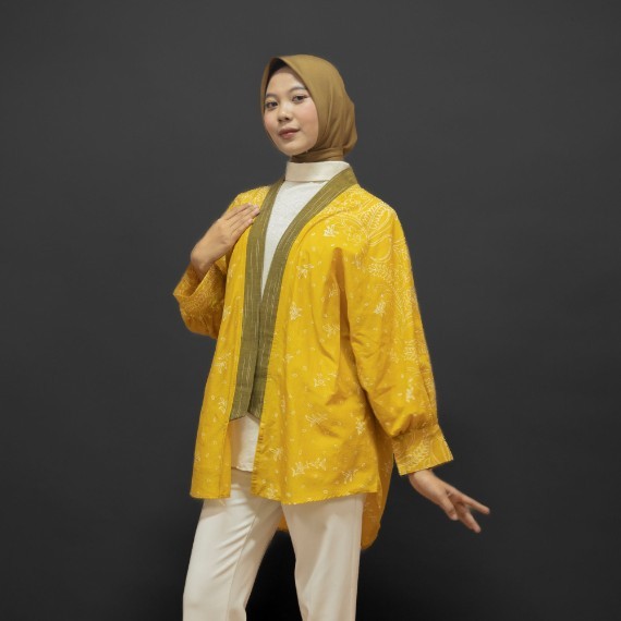 Yuvika – Natural Dye Batik Kimono Outer
