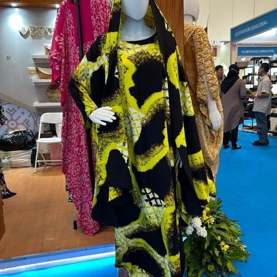 Ozzy Batik Pekalongan Gamis, Abaya, and Shawl