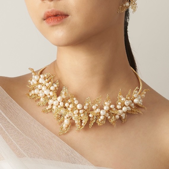 Dreamy Petal Pearl Gold Necklace