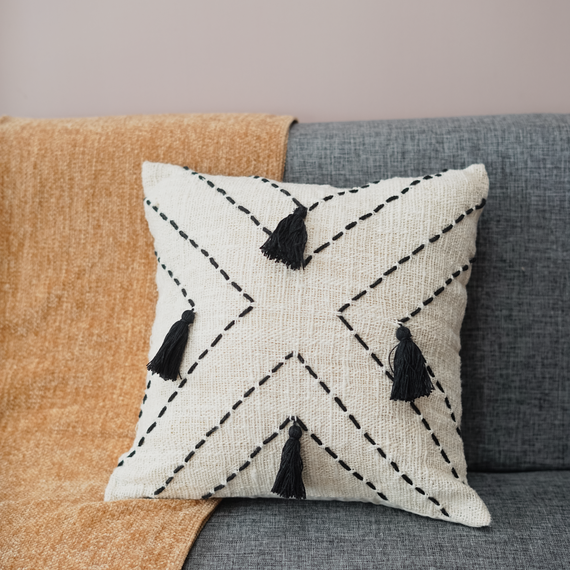 Cushion Benang Emas Tumanggal